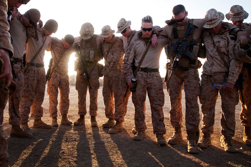 marines-praying